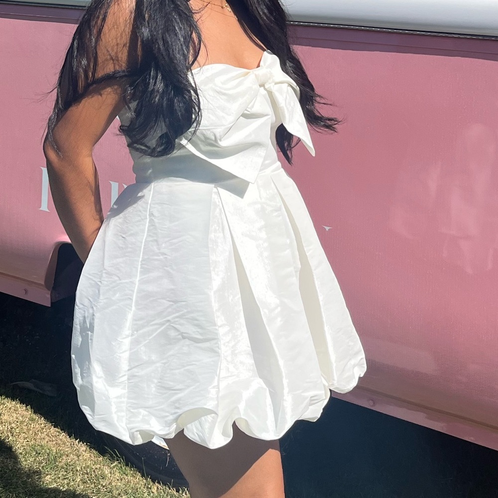 White strapless bow short bubble dress perfect for bridal events or graduation.